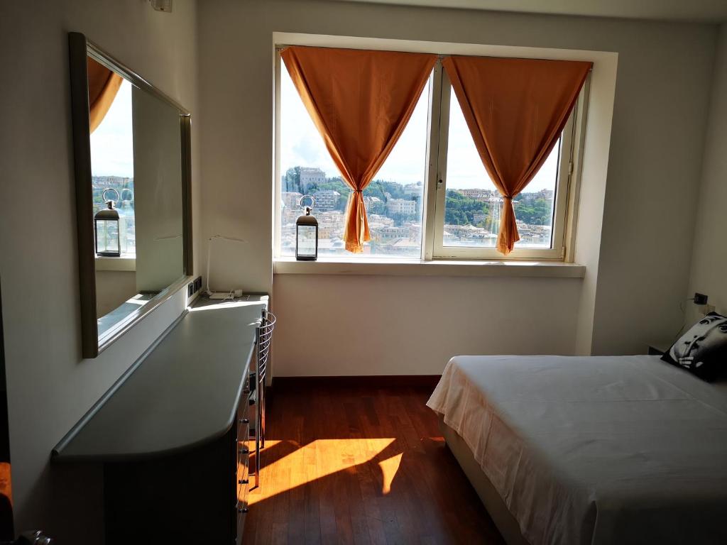 Suite Corte Lambruschini central with top view - free parking room 1